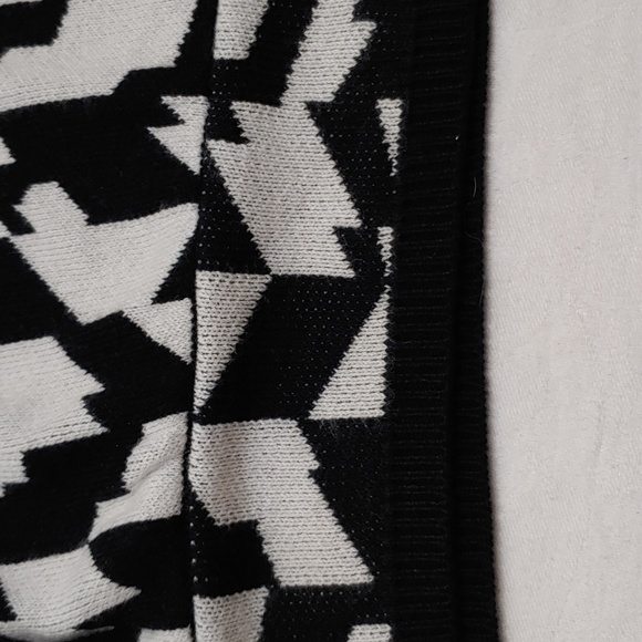Future Collective Women's Size Small Crop Long Sleeve Cross Front Sweater New - Picture 6 of 9